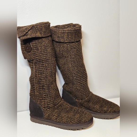 UGG Women's Classic Cardy Boots, Chocolate, US Sz 9 - Picture 2 of 16